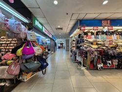 Lucky Plaza (D9), Shop House #521626411